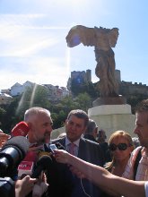 Monumento por la Libertad en la plaza del Mirador del Sil 2